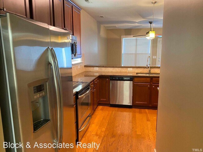 Building Photo - 3 br, 3.5 bath House - 43 Danbury Court