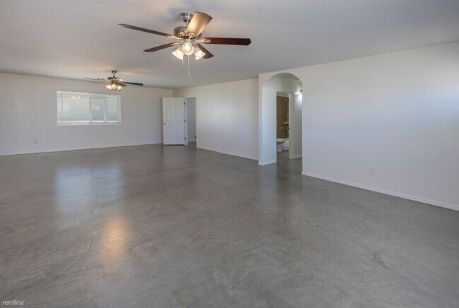 Foto del edificio - 13641 N Quail Run Rd