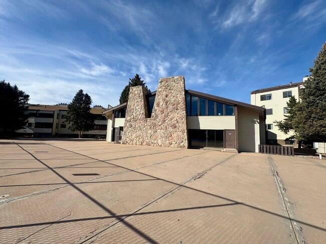 Building Photo - Updated CONDO in Rockrimmon with POOL, TENNIS and PICKLEBALL COURTS!