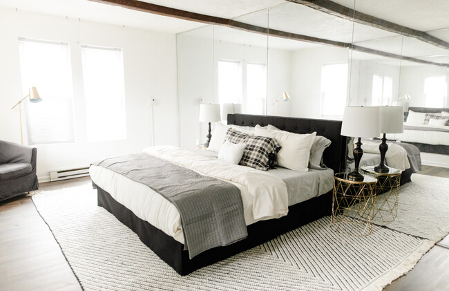 Master bedroom with king bed - 147 E Wyomissing Ave