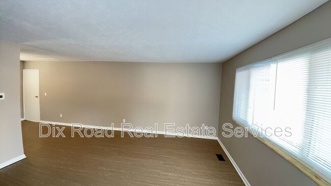 Building Photo - 5926 Janice Dr