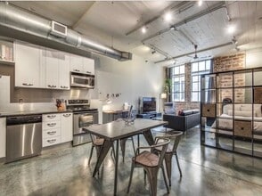 Building Photo - 1122 Jackson St
