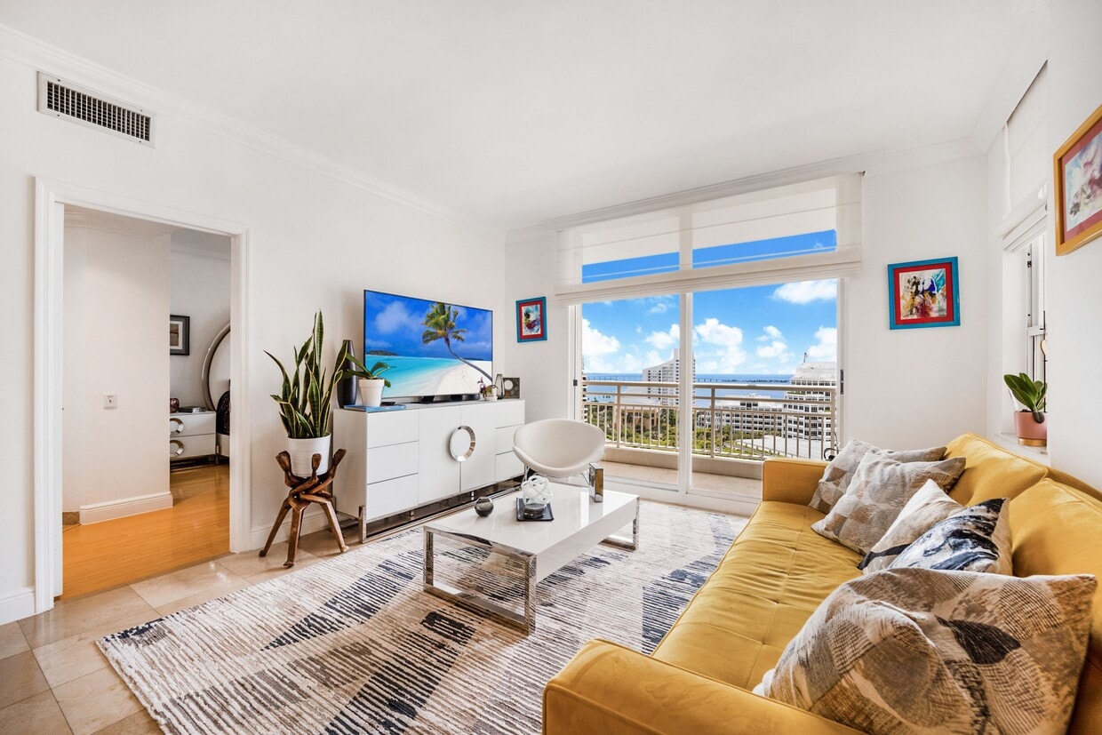 Photo - 888 Brickell Key Dr (Miami, FL)