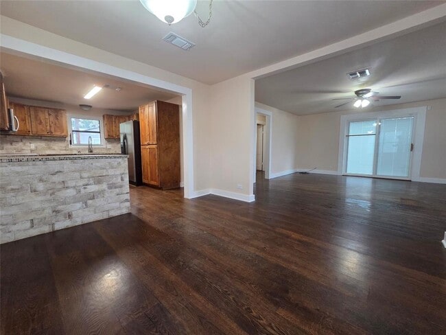 Foto del edificio - 3400 State Hwy 71