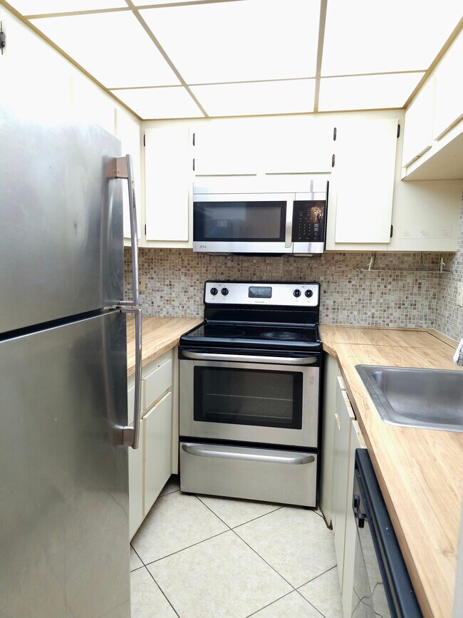 Foto del edificio - 10031 Winding Lake Rd