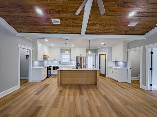 Foto del edificio - 807 Cherokee Ave