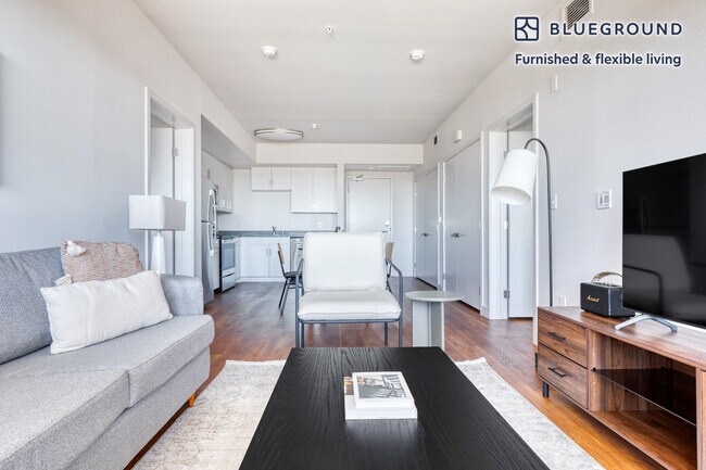 Building Photo - 417 Centinela Ave