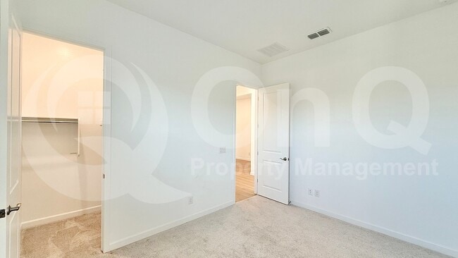 Building Photo - 22604 E Lords Wy