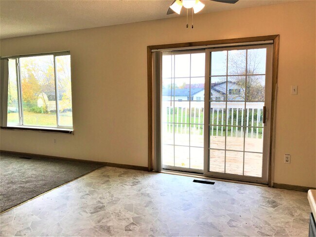 Foto del edificio - 9283 Oriole Ln