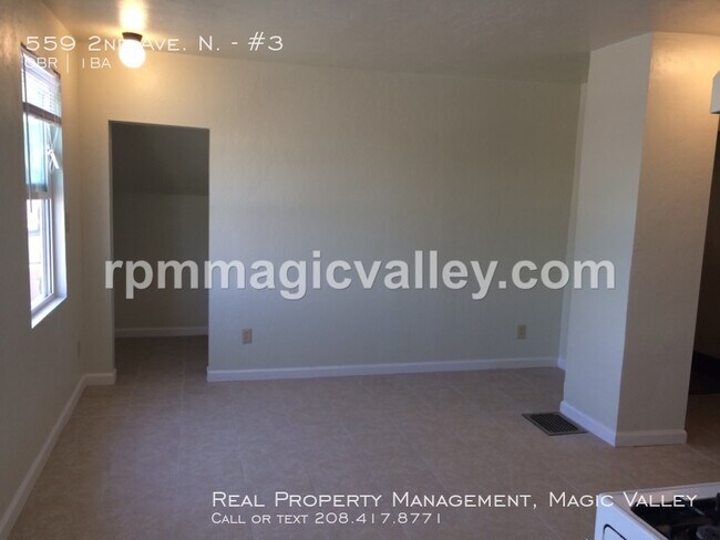 Building Photo - Studio apartment