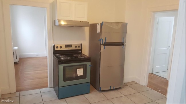 Building Photo - 3 br, 1 bath Apartment - 39 Anthony st