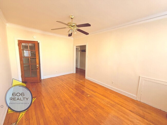 Foto del edificio - 4919 W Berteau Ave