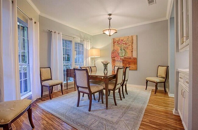Foto del edificio - 1706 Summit View Pl