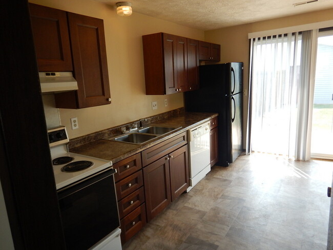 kitchen - 2404 W 6th St