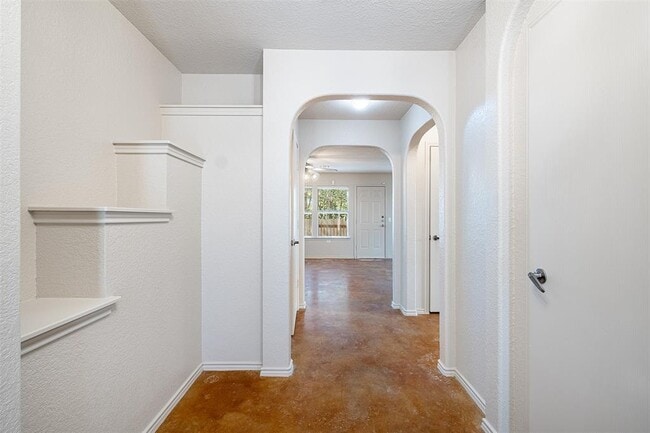 Building Photo - 7101 Thannas Way