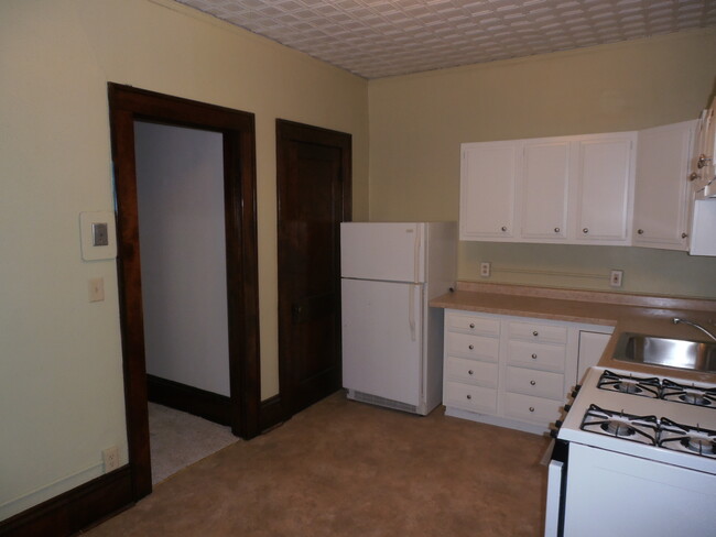 Building Photo - 1635 Sherburne Ave