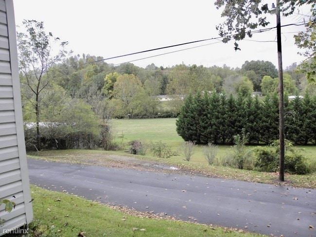 Building Photo - 3 br, 1.5 bath House - 83 Bakers Lane