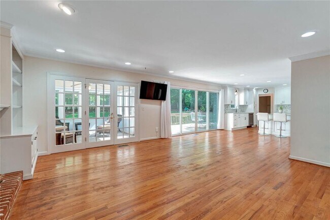 Foto del edificio - 295 Oakmere Rd