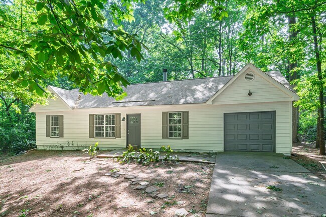 Foto del edificio - Updated Ranch on 1.6 Acres in Senoia. East Coweta Schools!