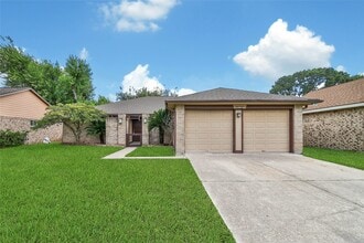 Building Photo - 10904 Birch Dr