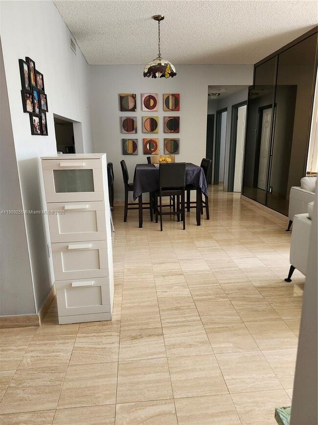 Foto del edificio - 9805 NW 52nd St