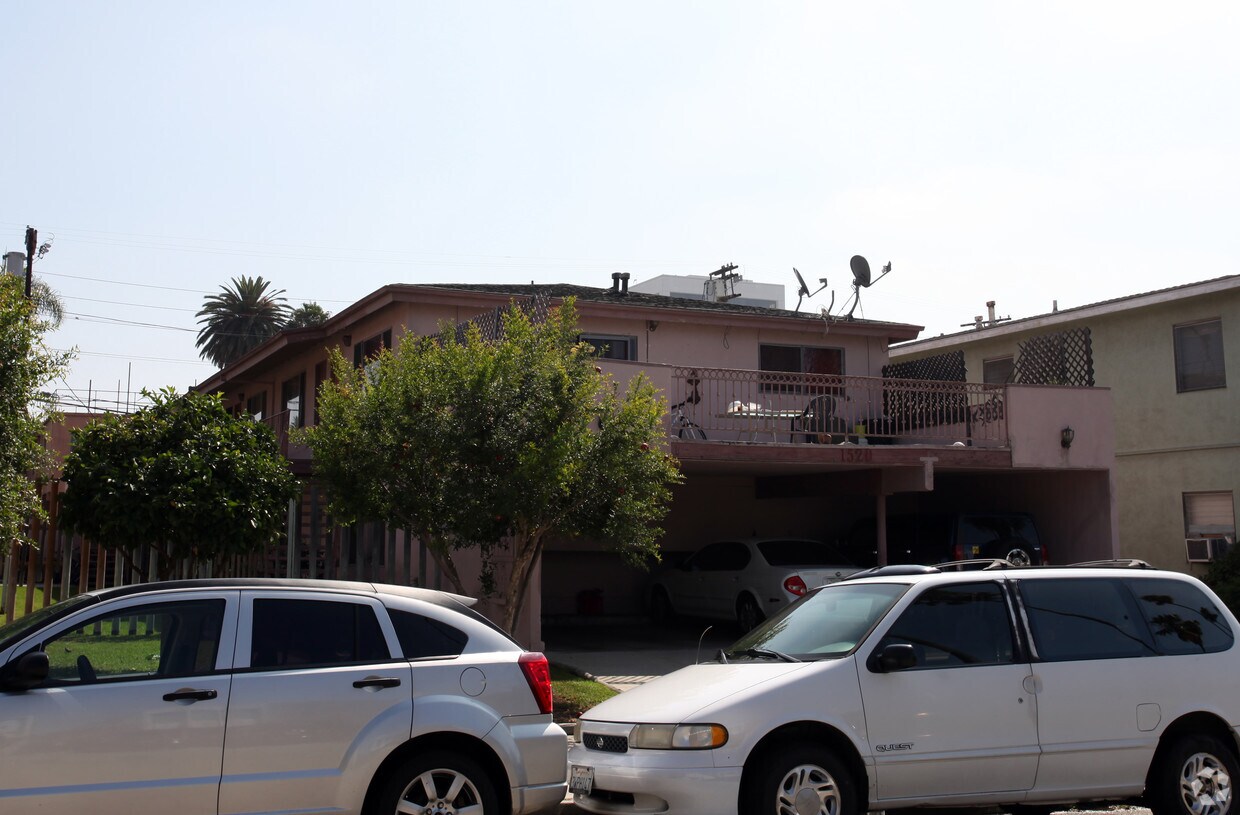 Foto del edificio - 1520 Corinth Ave