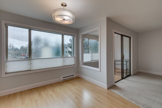 Building Photo - Wedgwood Area Condo For Rent!