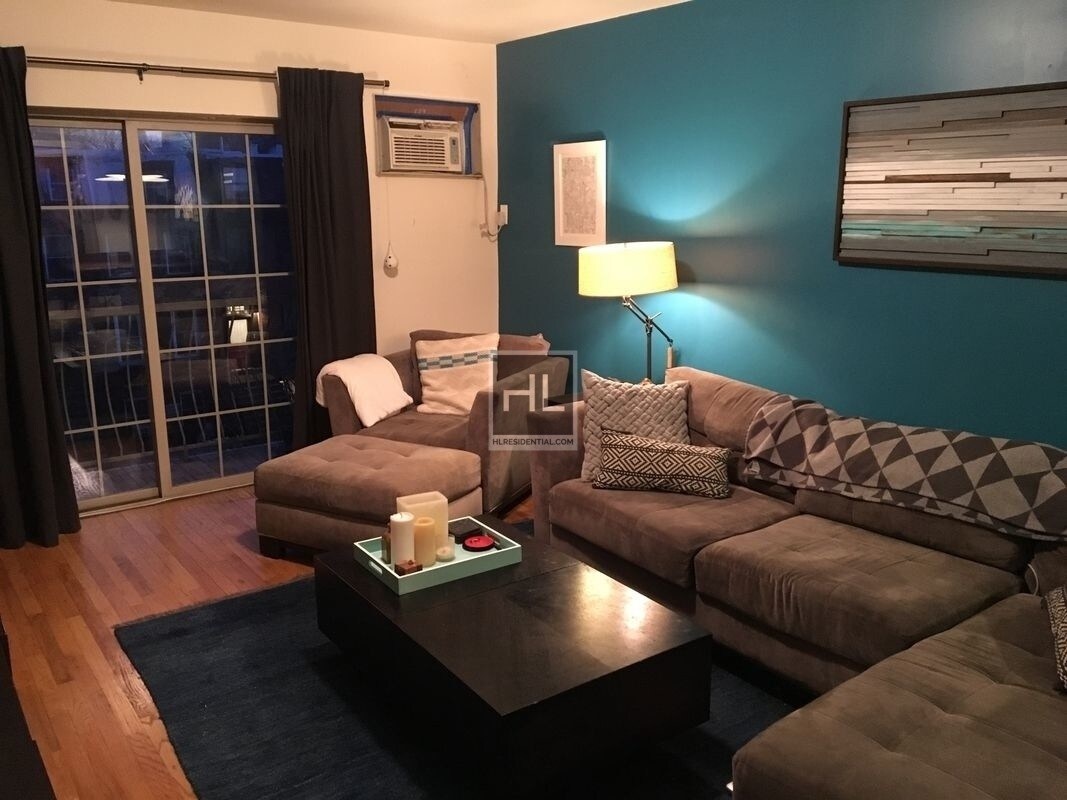 Building Photo - 87 Madison St