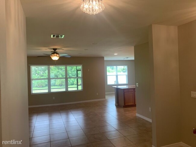 Foto del edificio - 4 br, 2 bath House - 7284 Mikasa Dr