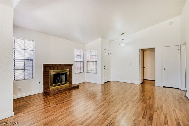 Building Photo - 661 Freeburg Pl