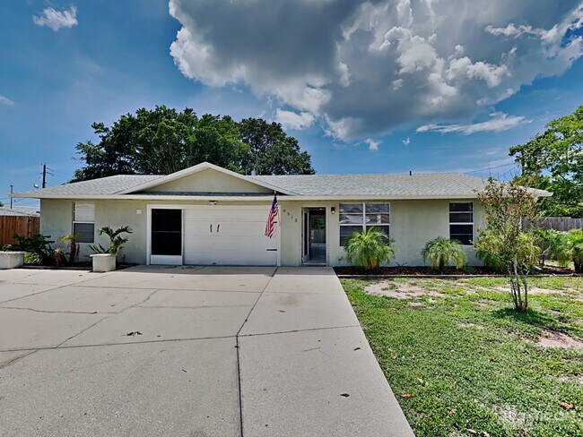 Building Photo - 5513 3rd Avenue Plaza W Bradenton FL