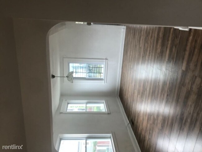 Building Photo - 3 br, 1 bath Townhome - 2319 Aisquith St