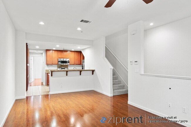 Foto del edificio - 2456 Autumnvale Ave