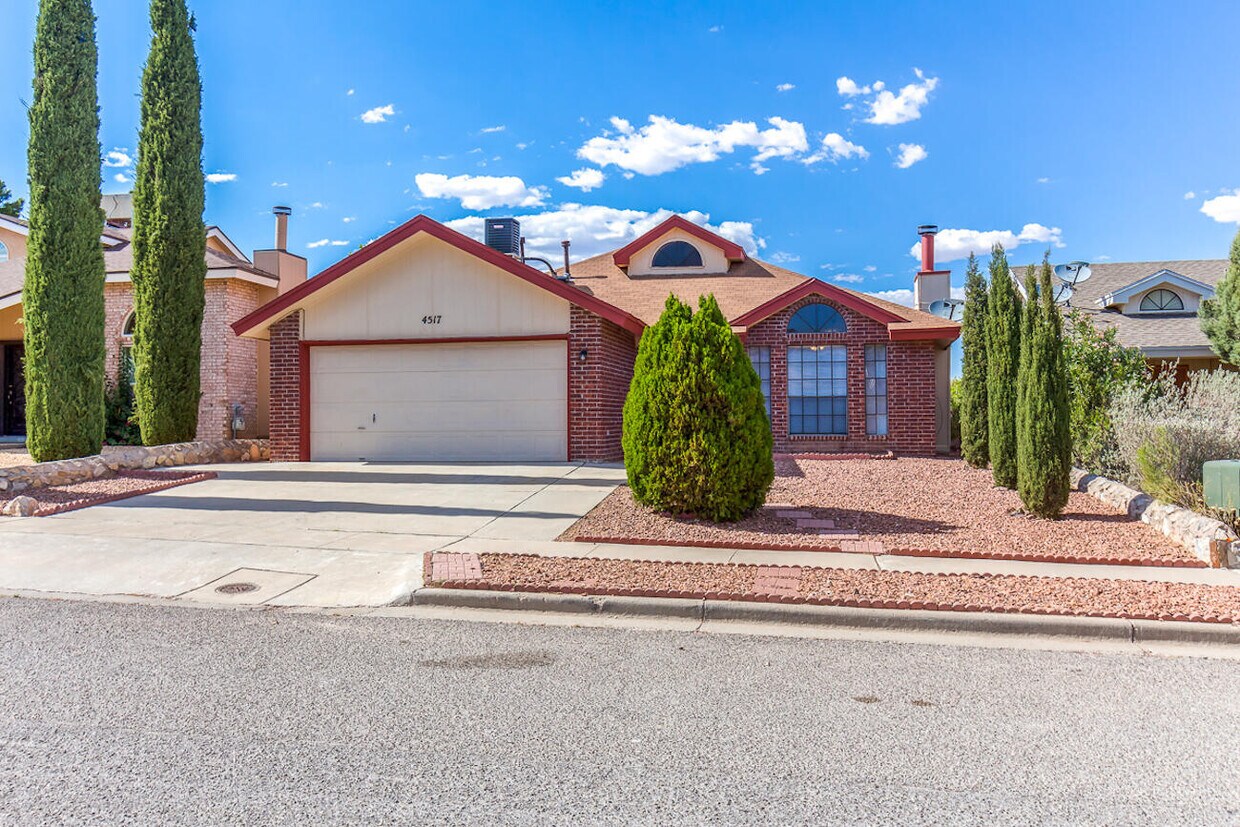 Primary Photo - 4517 Loma De Cobre Dr