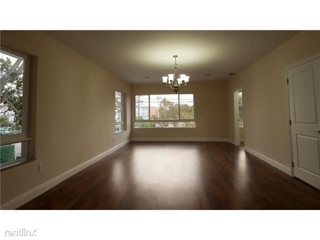 Building Photo - 60 SW 63rd Ave