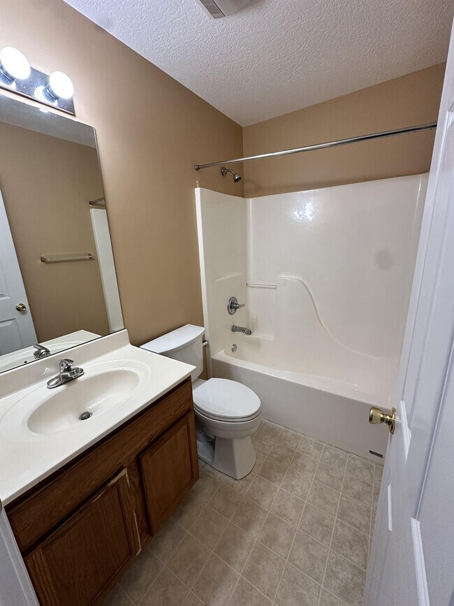 Foto del edificio - 1627 Maple View Way