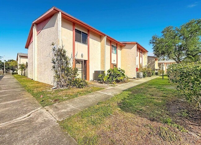 Foto del edificio - 1655 58th Terrace S