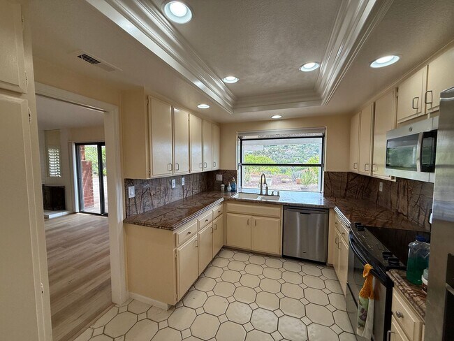 Building Photo - You’ll love this beautifully updated home ...
