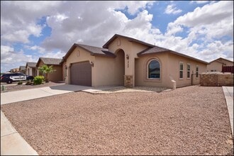 Building Photo - 3744 Loma Adriana