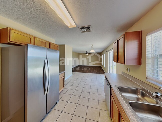 Foto del edificio - 357 Sky Valley St