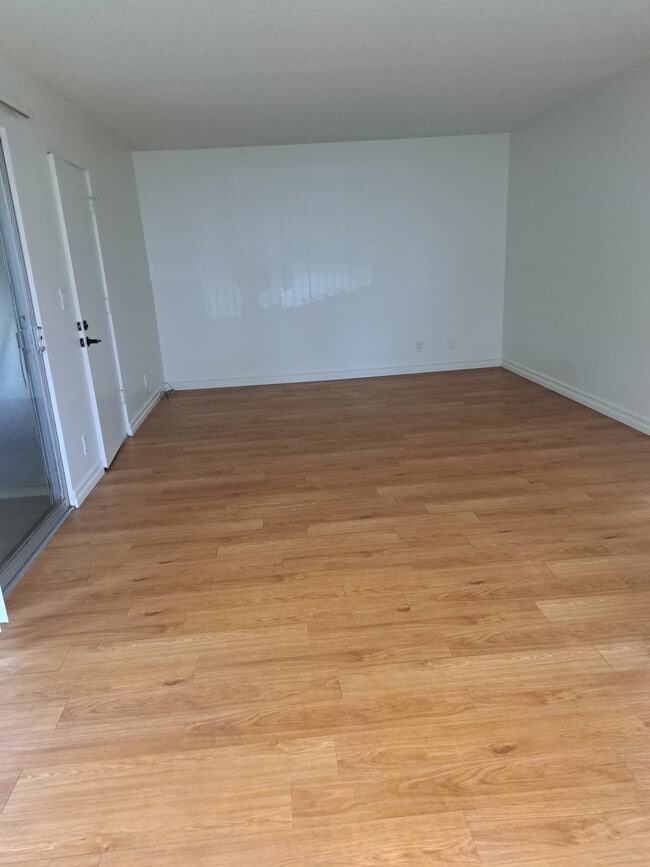 Building Photo - Westcliff