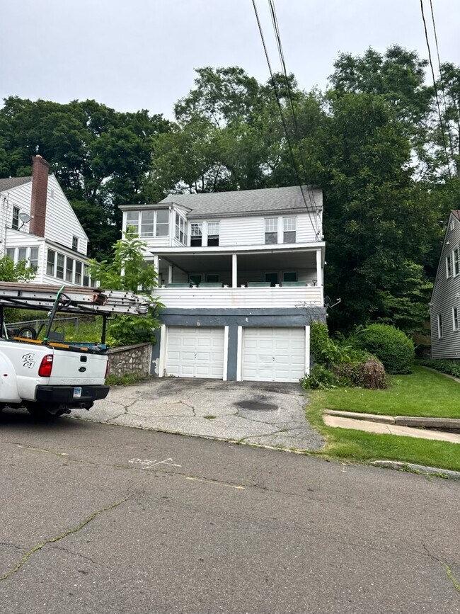 Building Photo - 160 Hodge Ave