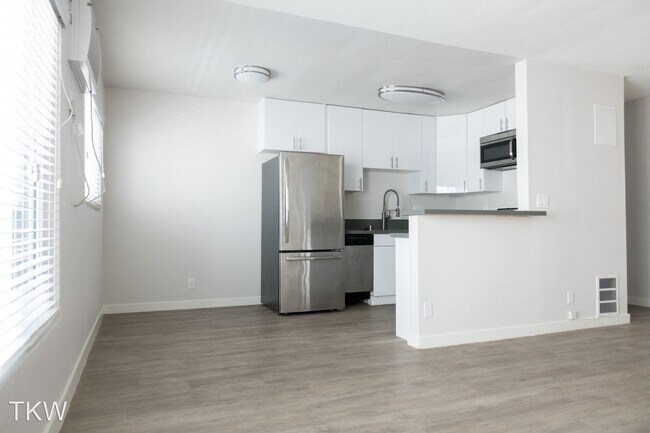 Building Photo - 1102 N Bewley St
