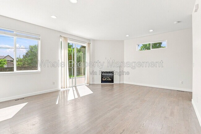 Foto del edificio - 5230 Stuart St