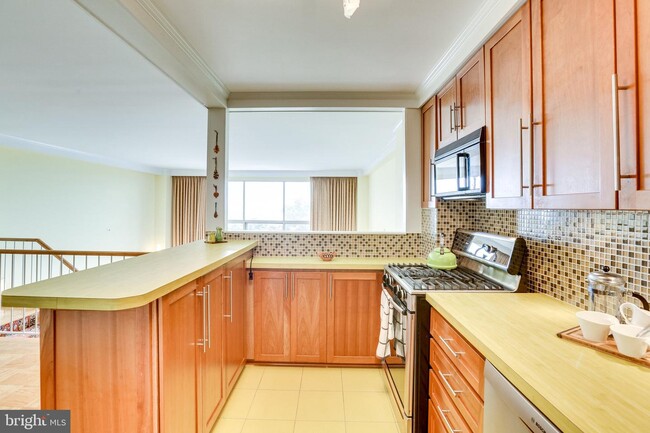 Foto del edificio - 1200 N Nash St