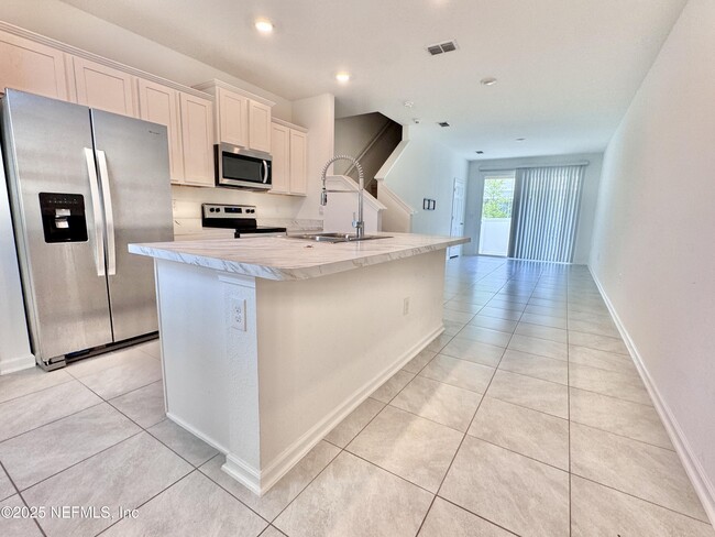 Building Photo - 8334 Zenith Cir