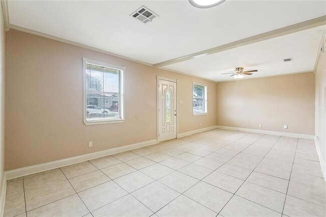 Building Photo - 3611 Arizona Ave