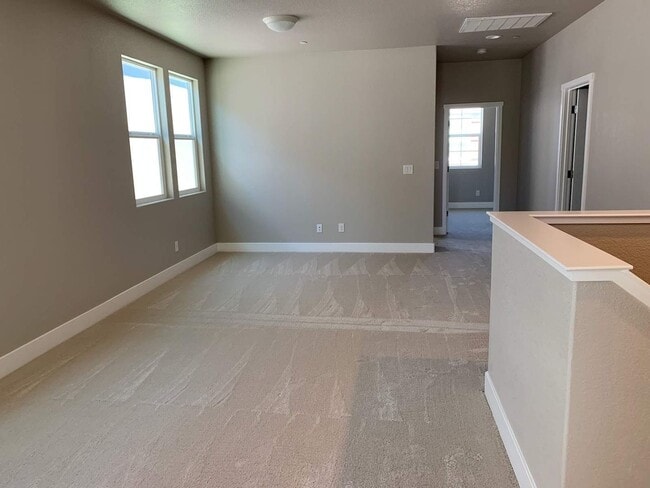 Foto del edificio - 3285 Falcon Ct