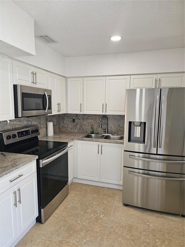 Foto principal - 2 bedroom in Miramar FL 33023