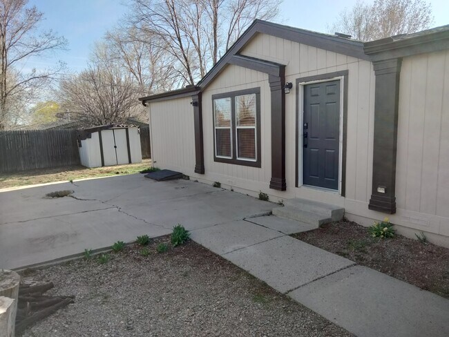 Foto del edificio - 4821 E Lowell Dr